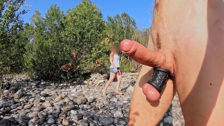 Slut at the beach doesn't resist my dick flash and makes me cum