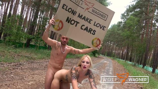 Kitty Blair protests against elon musk by fucking in public